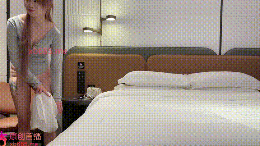 탄화 청쿤.같은 호텔 조건녀 : 겨유녀/염색머리 타투녀 몸매지리는 조건녀2명 2V 미리보기 2