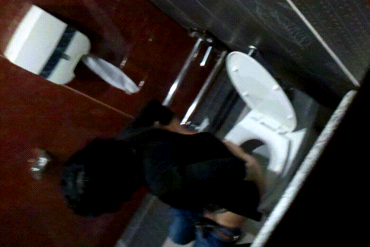 ✨빨간벽화장실_유리틈새 몰래촬영 14V [얼공] 미리보기 2