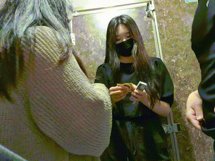 아미티 9만 : 화장실 2명가슴 만지면서 대딸_원본화질 [무광고.풀버젼.소리有] 1.38기가 미리보기 2