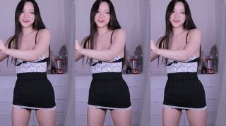 유은_정면가슴 파인옷 리액션컷 [4개모음]