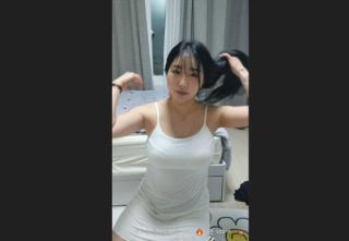 여르멘아아_뒷태 보이다 젖은 팬티노출 [강종]