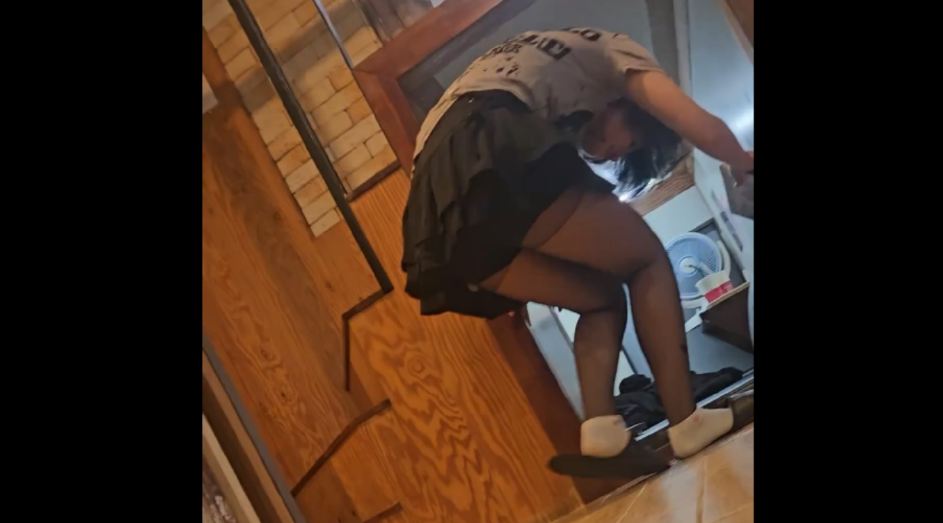 신작 ✨ 만화까페녀/계단 : 검스 업스 2V