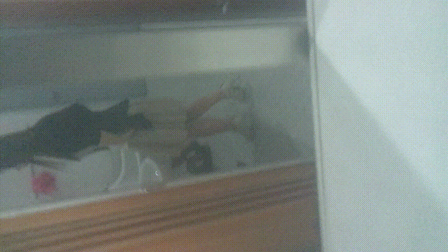 ✨찢어진 방충망 사이로 촬영 2V 미리보기 4