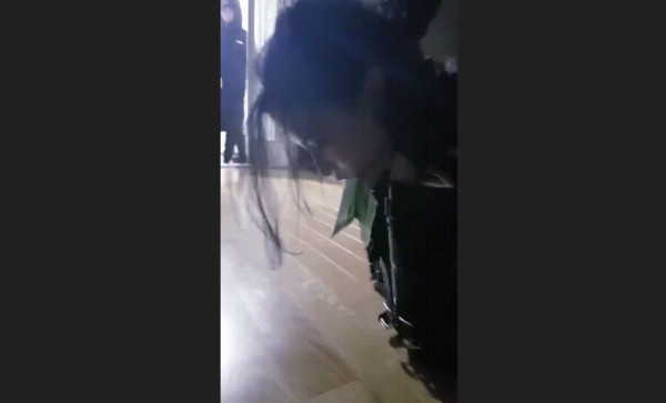 노예결박녀_커피배달원에세 개처럼 기어가기