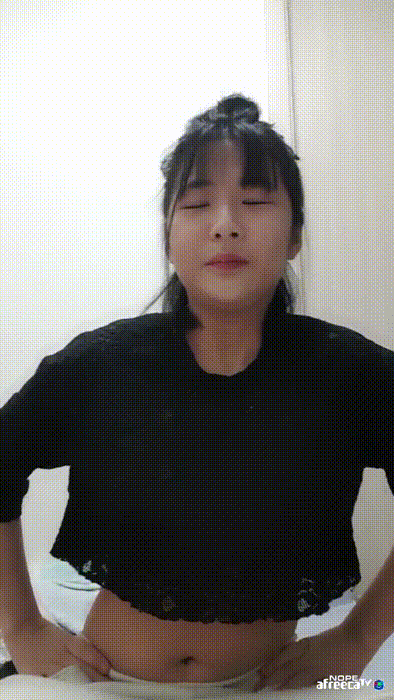 아프리카 야뇨뇨_졸귀 댄스중 언더붑 [꼭지노출] 미리보기 2