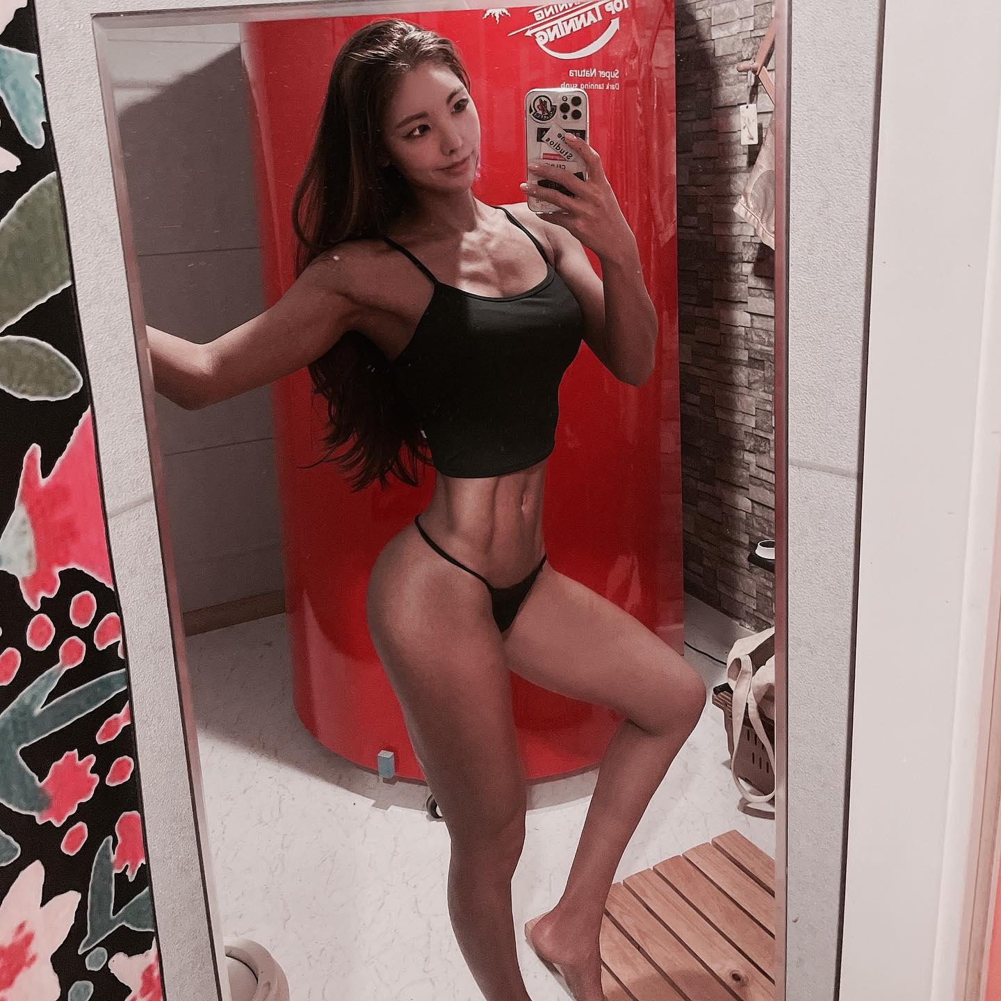 피트니스모텔 해나 [섹스유츌본] 1V.45P 증거사진 미리보기 13