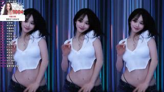 쑤지_25.12.02 흰티에 청바지 [기본이 최고다]