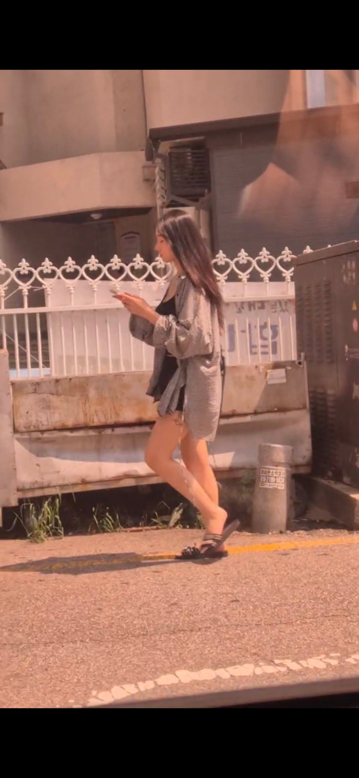 주간출근 OP녀_26.04.13 길거리촬영 2V 미리보기 2