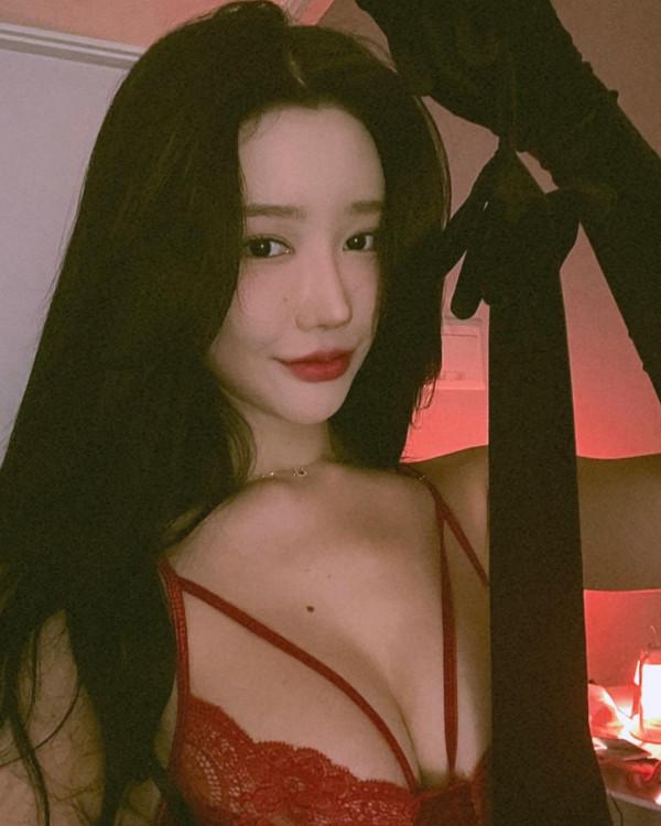 여자보다 예쁜 eemiim "이민" [★완트시점★] 56V+266P 미리보기 21