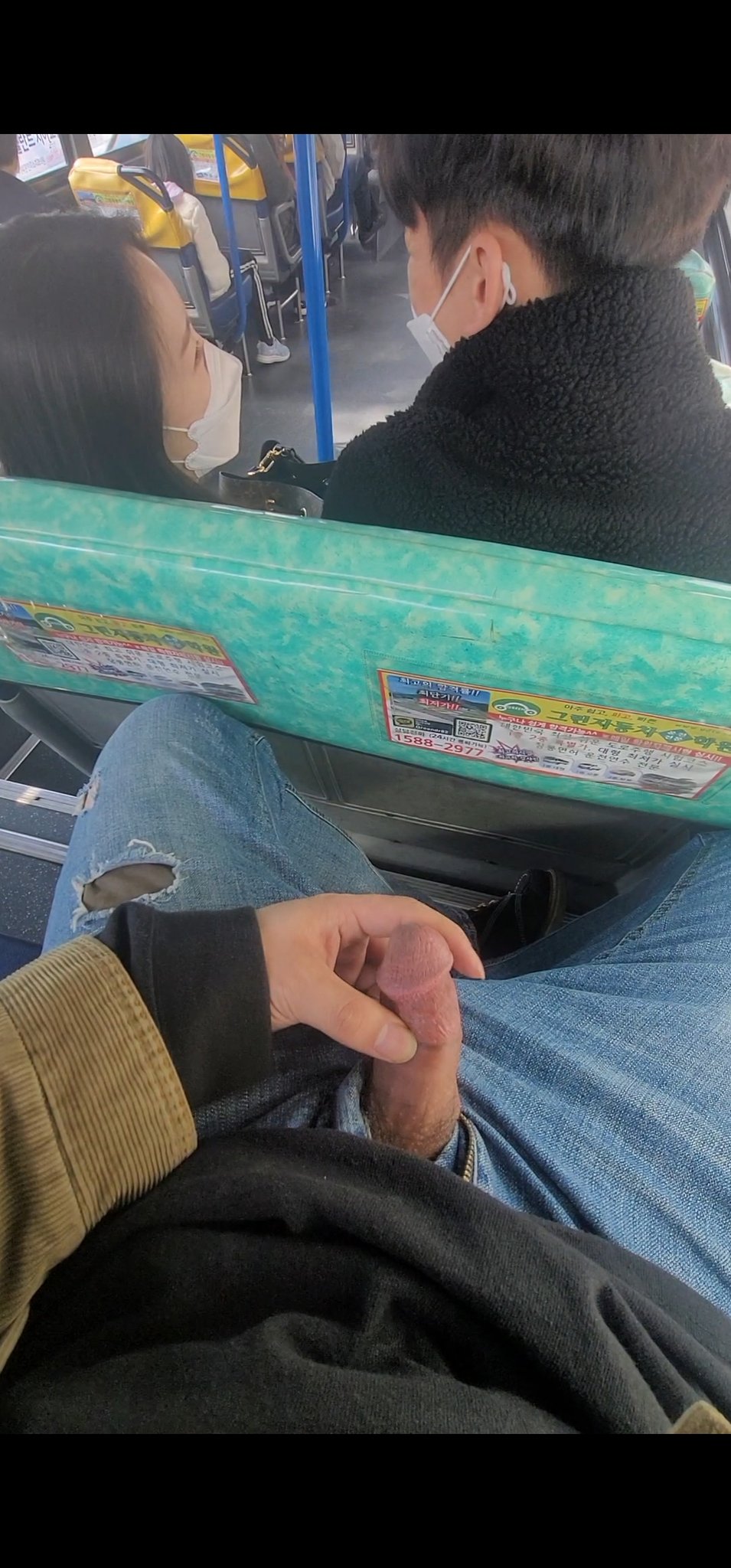 독서실에서 콘돔끼고 딸치는놈 [독서실.학원.버스] 혐 미리보기 4