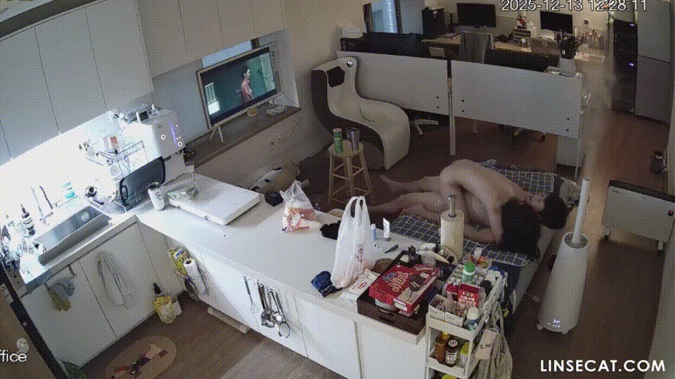 iP신작 ✨ 스튜디오 커플 자위 중 남친만나 섹스 미리보기 2