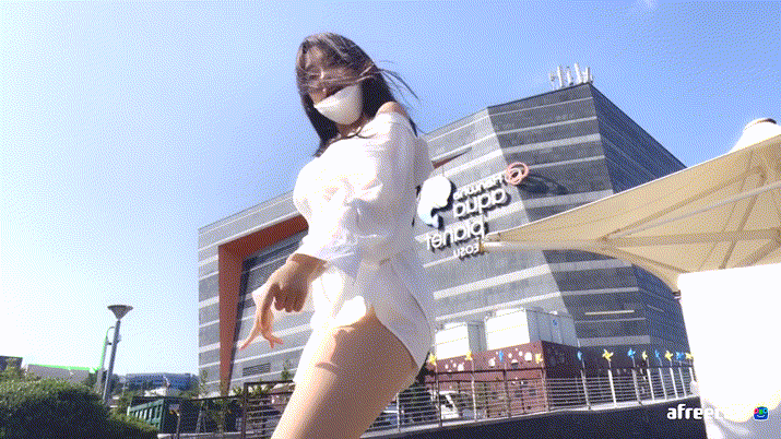 김빵귤 ☆ 바람부는 날 팬티보여주며 길가에서 댄스 7V 미리보기 3