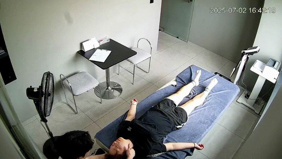 IP신작 ✨25년작_존잘마사지 트레이너에 애교부리는 여자들 미리보기 6