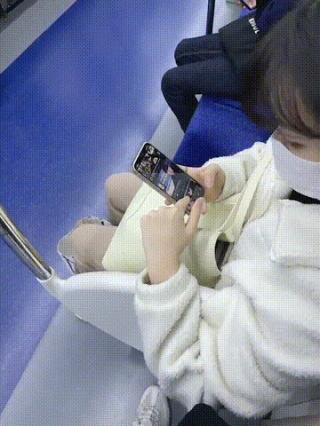 [꼬추비비기] 지하철 여자 몸에 비비기