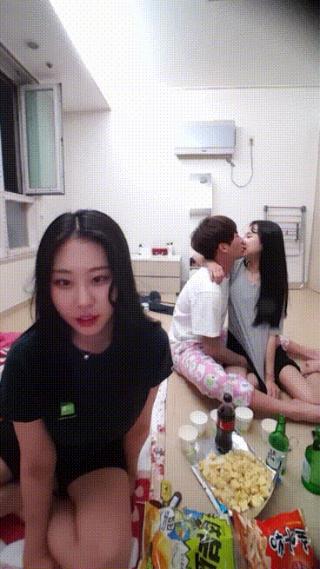 이시우_자취방 동네 어린게스트 2대1 팬방