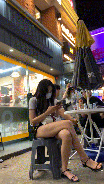 길거리 엉밑살 다리밴드녀