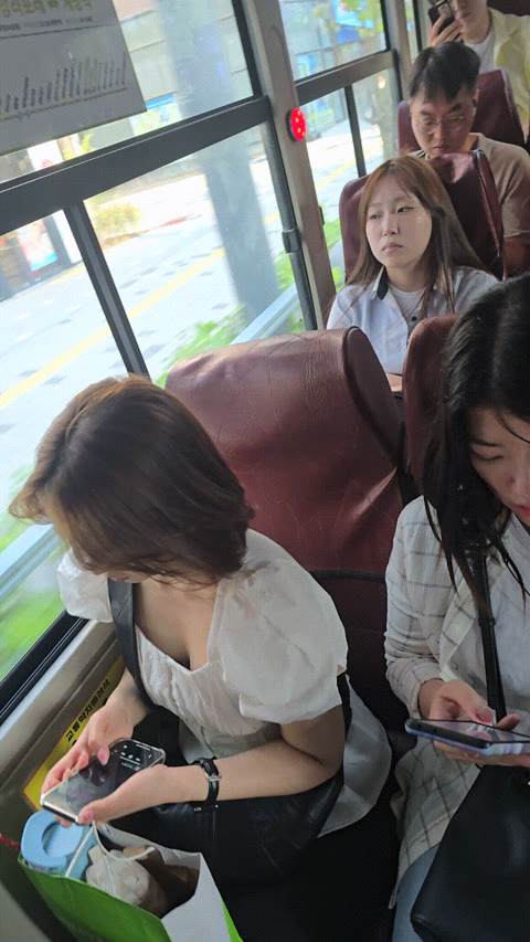 버스 가슴골 신작