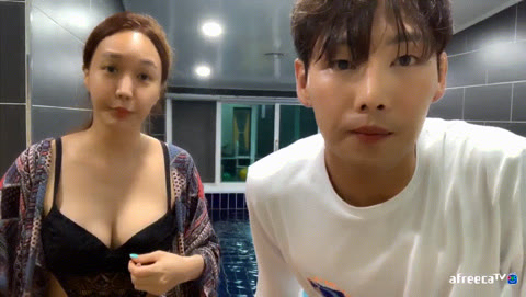 아프리카 게스트 수영복 사이로 꼭노 [찐흑두]