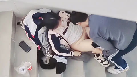 어린커플_계단에서 시후오키