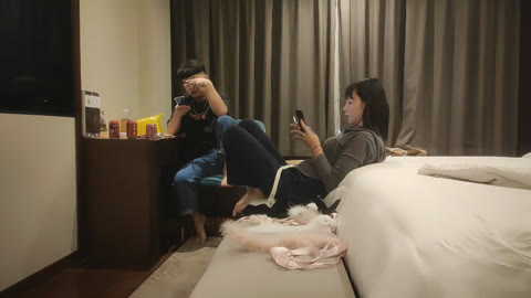 사진에 속아 부른 출장녀