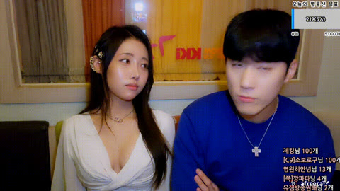 [야킹] 존예녀_가슴지리는 섭외녀_모텔방 이동 가운입고 9v/4.45기가