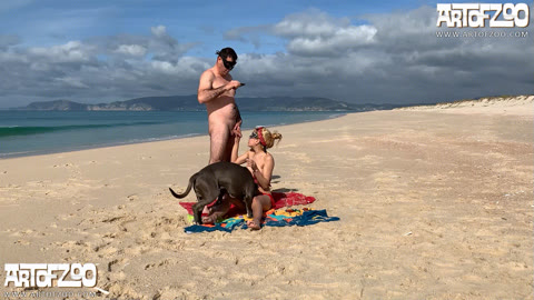 [취향극혐] 해변가 미녀 vs 개 v s남자 수간 쓰리썸 질사