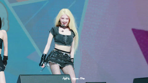 아이돌 X:IN (엑신) 러샤 국적 멤버 노바 댄스 중 꼭노 25.07.01