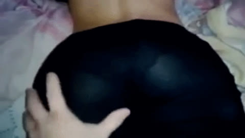 검은 스타킹 여친 팬티 사이로