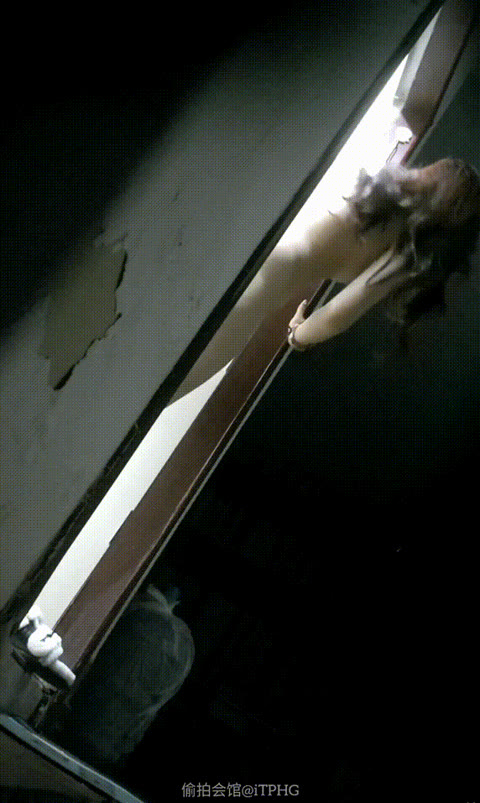 떡치고 씻을까 말까 하는 몸매좋은 중국녀