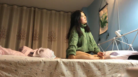 초록색 폴라티녀