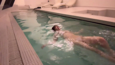 아윤_25.10.09 오늘자 수영장 혼텔방송