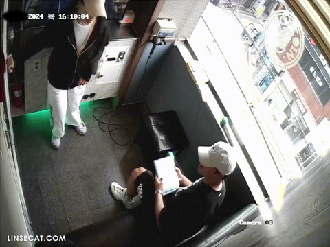 신작IP ✨코인노래방_헬창남친과 귀여운 여친