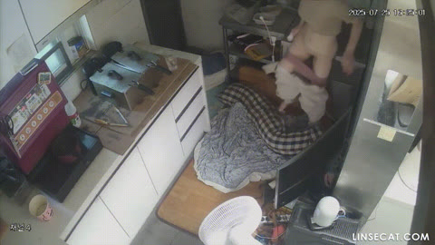 IP신작 ✨ 커피숖 가슴큰 여사장 : 싱크대에서 오줌누고~머리 감고~