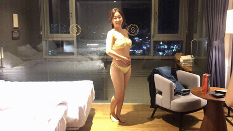 미시 비올라 [브이로그]_딸과 함께 노출 아줌마 14V